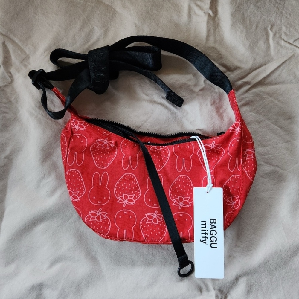 BAGGU Miffy Small Crescent Bag - Picture 6 of 8